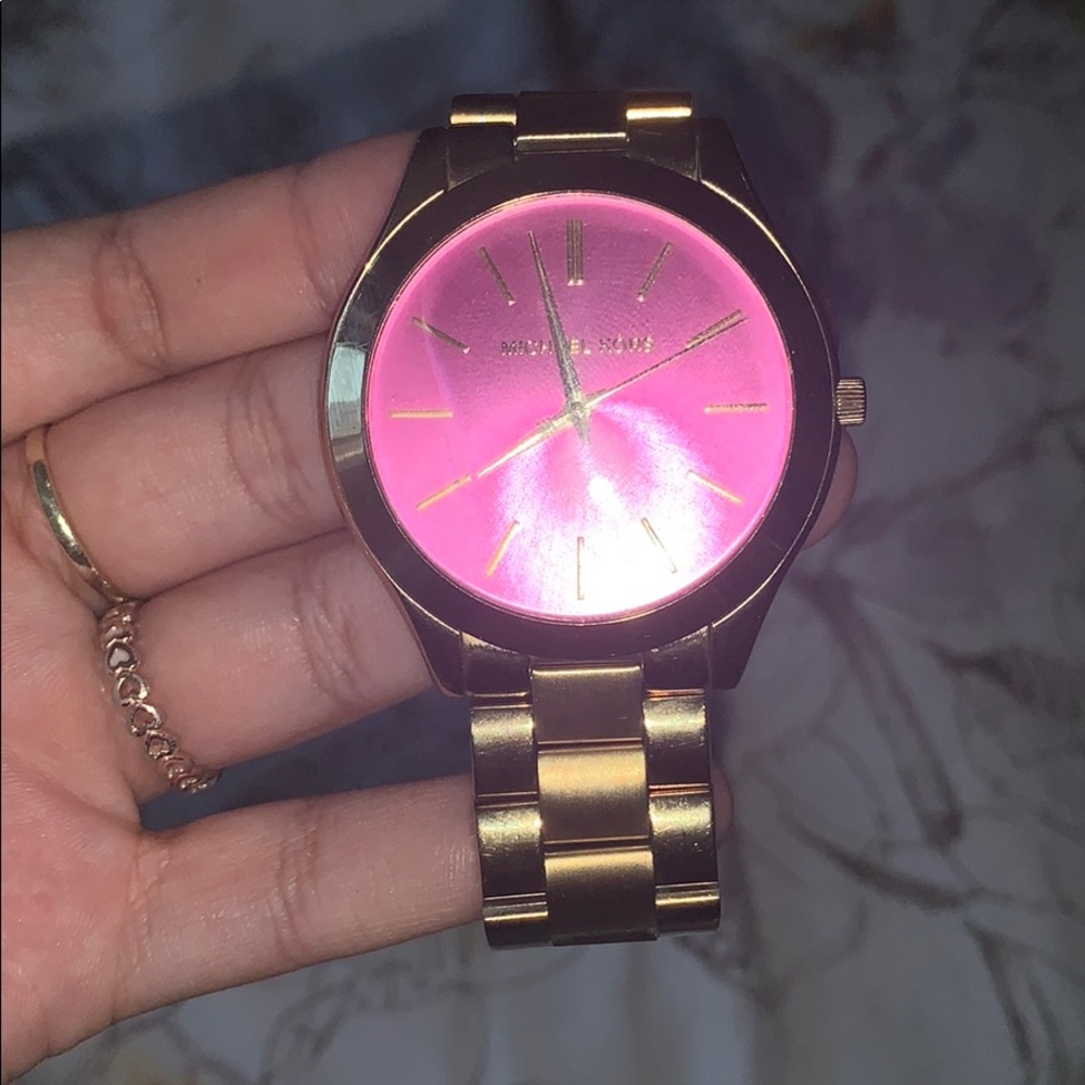 Michael Kors gold watch NEED GONEEE